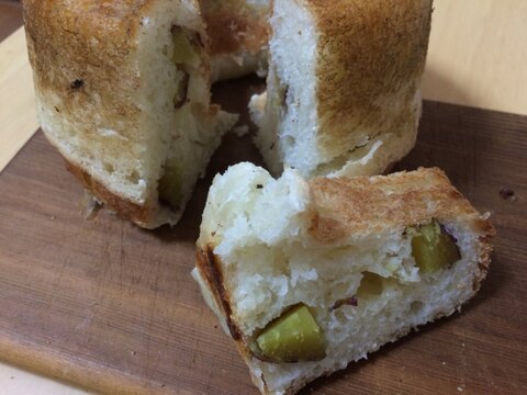 タミさんのパン焼き器でサツマイモとチーズのパン